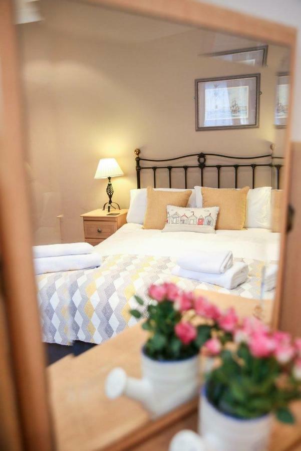 Cobbleview Rooms Уитби Екстериор снимка